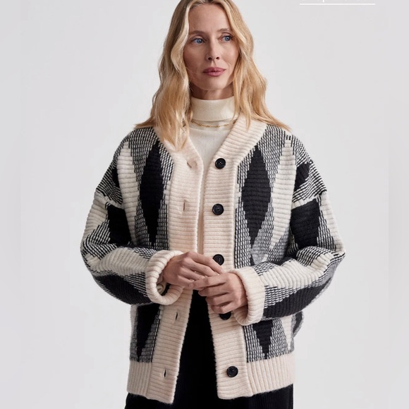 Varley Sweaters - VARLEY Nancy Jacquard Knit Cardigan/Jacket in Whitecap Grey S